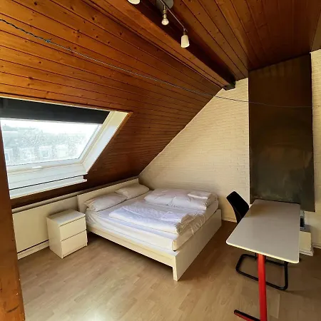 Urban Living On Worringer Apartment