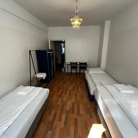 Urban Living On Worringer Apartment *